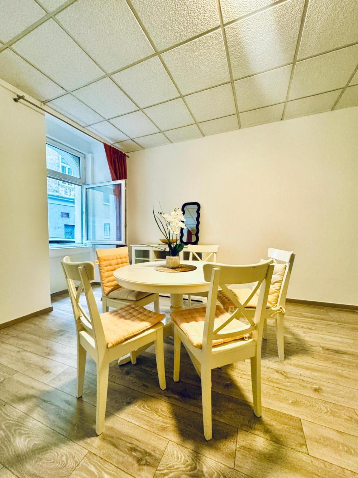 Amazing 2Br Apartment Near Praterstern Vienna Exterior photo