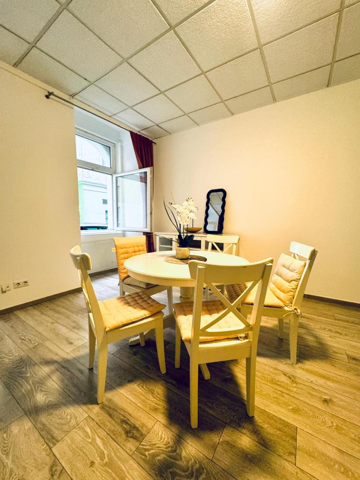 Amazing 2Br Apartment Near Praterstern Vienna Exterior photo