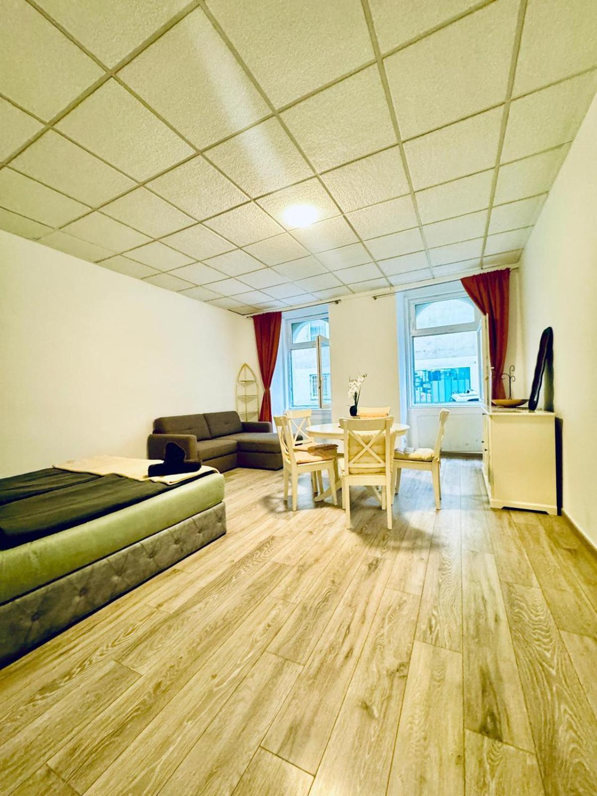 Amazing 2Br Apartment Near Praterstern Vienna Exterior photo