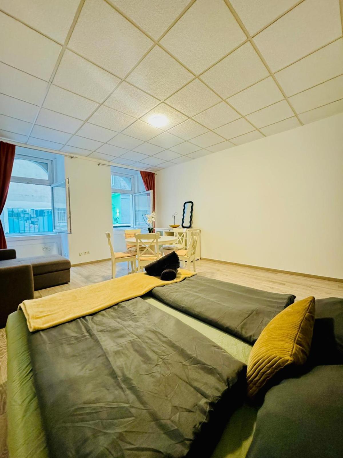 Amazing 2Br Apartment Near Praterstern Vienna Exterior photo