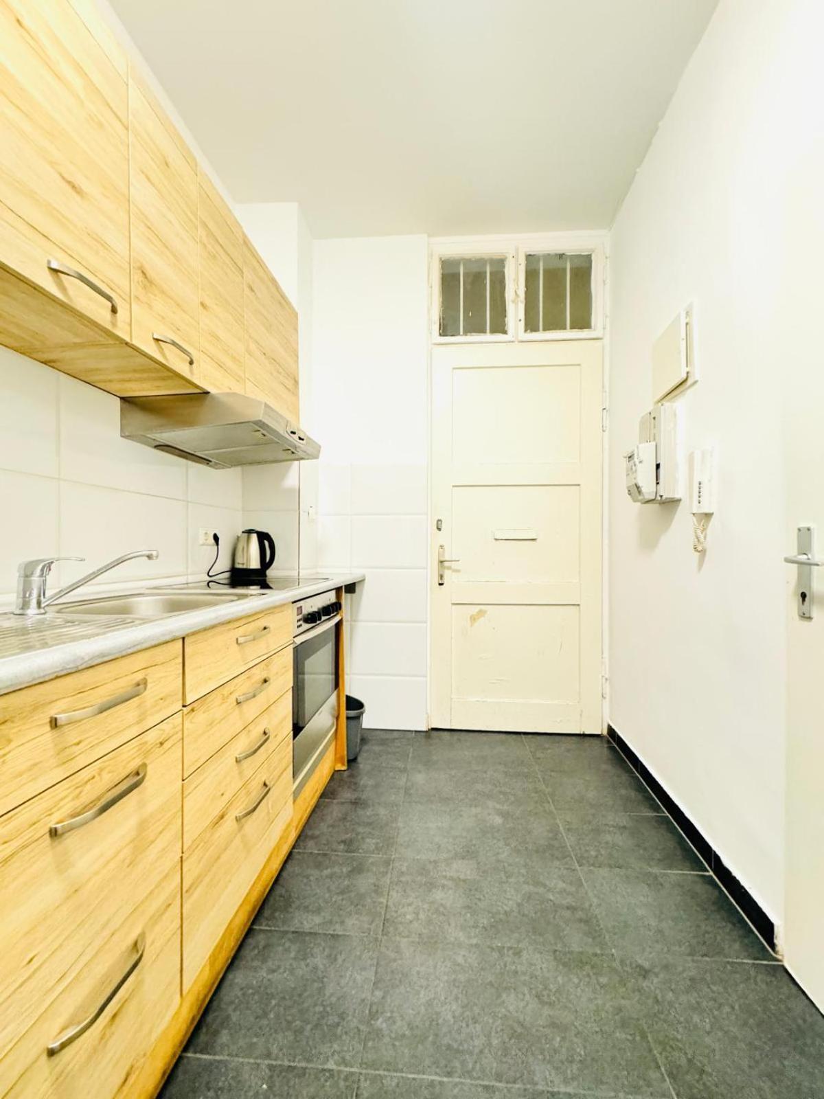 Amazing 2Br Apartment Near Praterstern Vienna Exterior photo